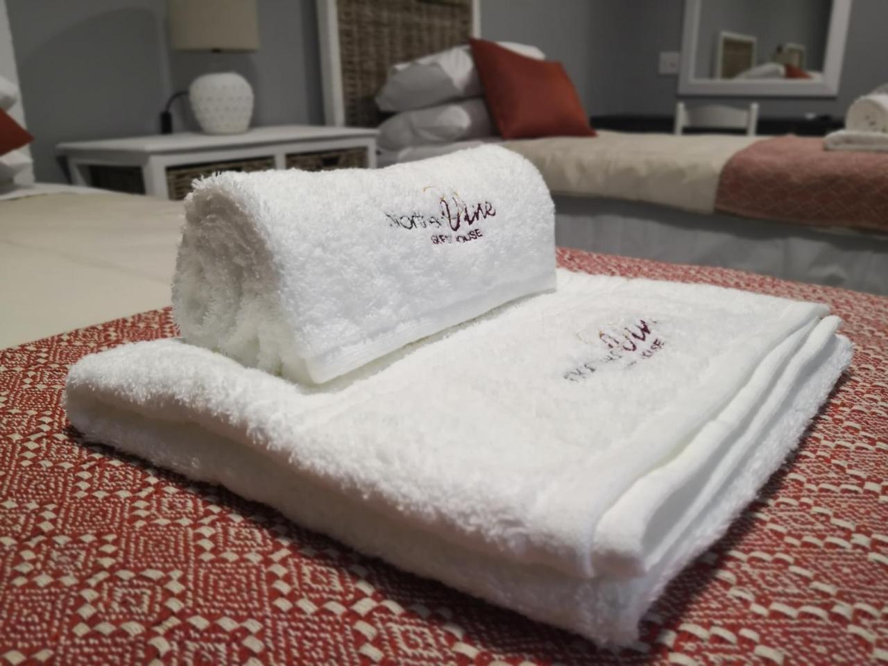 Northern Vine Guesthouse B&B Self-Catering Brackenfell Eksteriør bilde